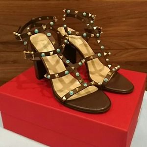 New Valentino GARAVANI Rockstuds T-Strap Sandal